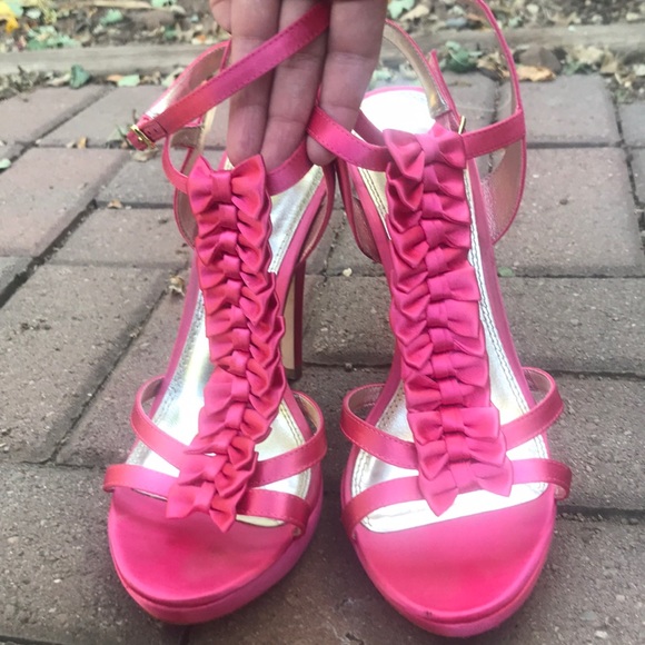 bebe Shoes - Size 10. Pink with bows